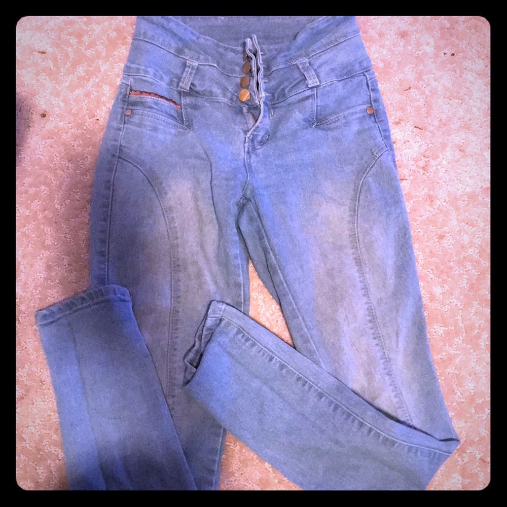 Light skinny jeans